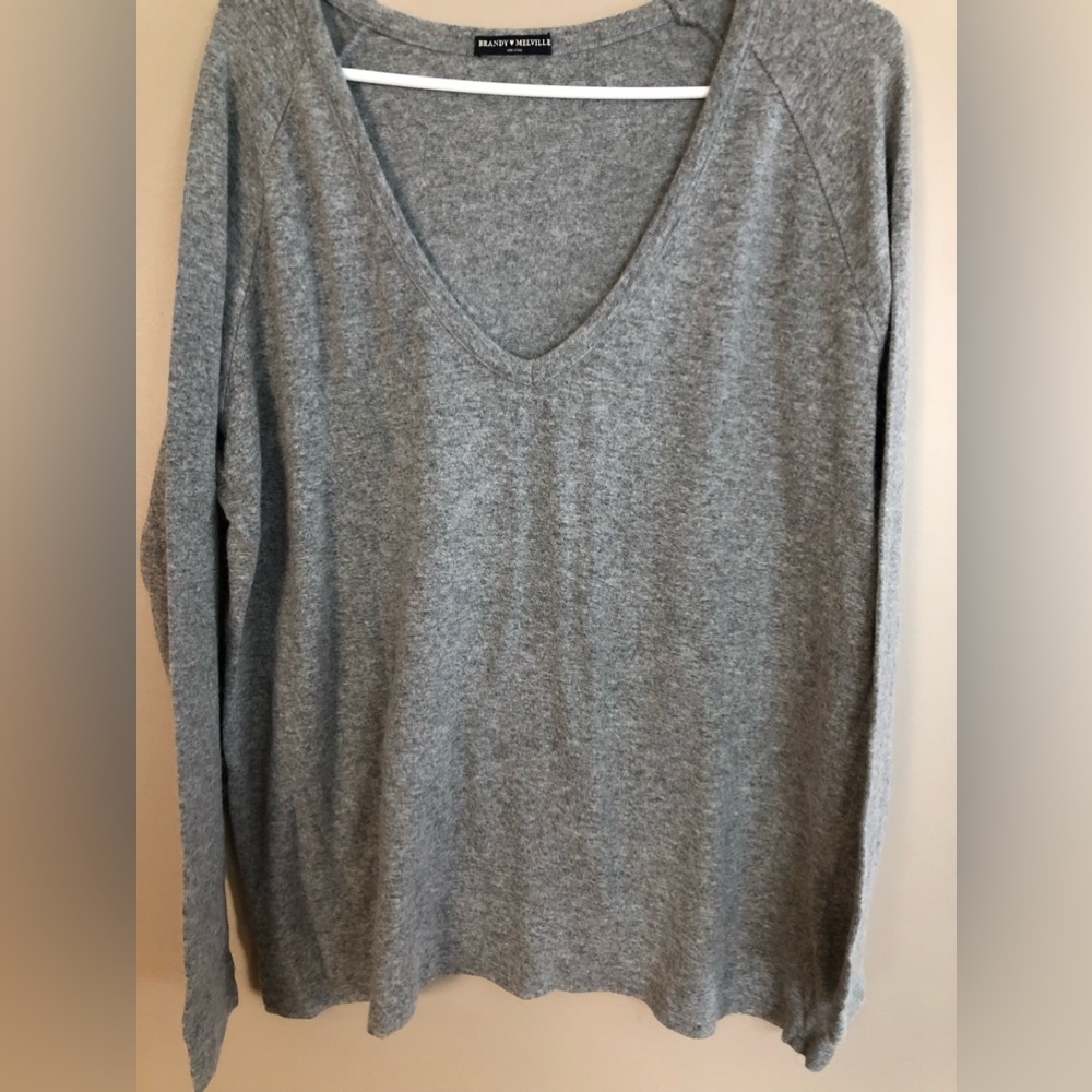 BRANDY MELVILLE Gray Wool Blend V Neck Sweater  One Size but looks L